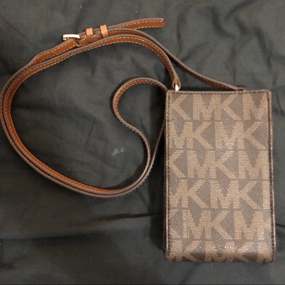 Michael Kors logo crossbody purse - Picture 8 of 8